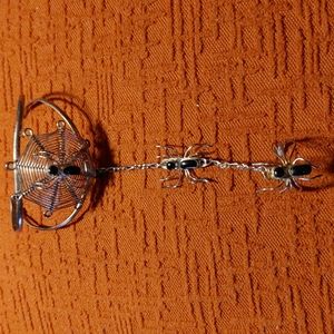 Spider hand chain black and silver